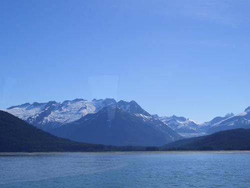 Glacier vs ocean water